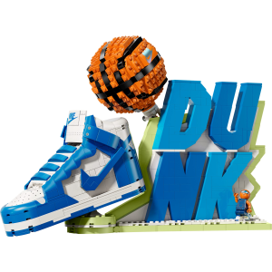 Image : LEGO 43008 Nike Dunk x LEGO Set
