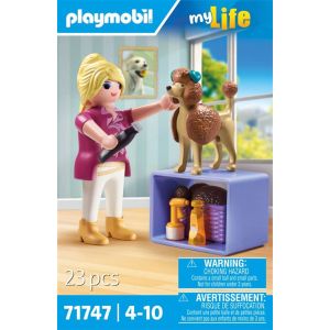 Image : Playmobil 71747 Toiletteuse avec caniche et accessoires - My Life