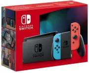 Image : Nintendo Switch avec un Joy-Con rouge neon et un Joy-Con bleu neon