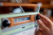 Image : LEGO Icons 10334 La radio retro