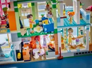 Image : LEGO 42670 Les appartements et boutiques de Heartlake City Friends