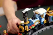 Image : LEGO 10361 Le train de Noël - Icons