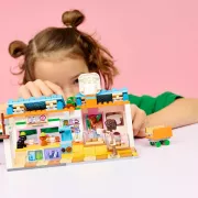 Image : LEGO 42677 La boutique de friandises pour chiens Friends