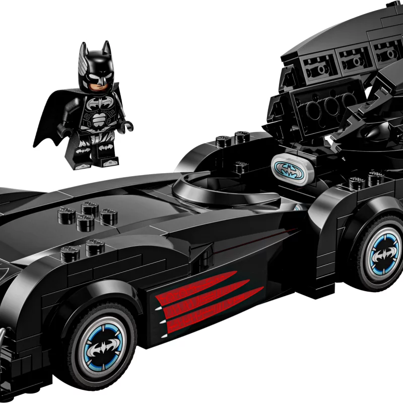 Image : LEGO 76333 La Batmobile de Batman & Robin - DC