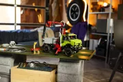 Image : LEGO 42242 Mercedes-Benz Unimog U 5023 avec grue - Technic