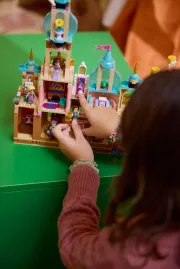 Image : LEGO 43297 Le château de Raiponce - Disney