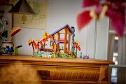 Image : LEGO 42705 La cabane chaleureuse dans la forêt - Friends