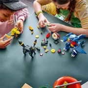 Image : LEGO 72165 SMART Play : Le combat entre Noctali et Carchacrok - Pokémon