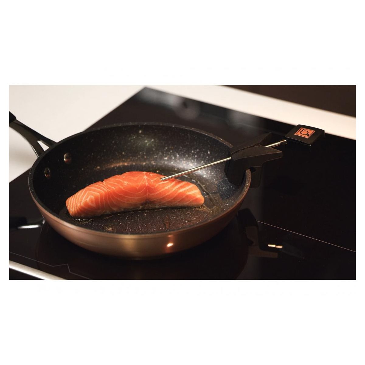 50€ remboursés sur la table De Dietrich DPI4431W chez Bonne-promo