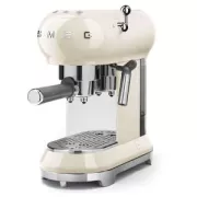 Promo machines Expresso SMEG : une carafe a lait offerte